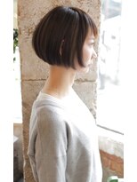 カライング(ing)&nbsp;大人可愛い20代30代40代黒髪前下がりショートボブ丸みショート◎