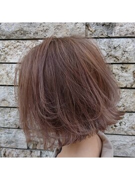 ブリス(VLISS) 切りっぱなし×グレージュ_3Dカラーミニマムボブジグザグバング