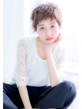 アイビー(Ivy) イルミナカラーでエッジショート