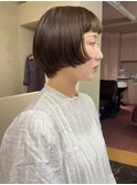 前上がりショート/オン眉/明るめベージュ/顔まわりカット/関内