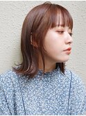 ぱっつん前髪 くびれレイヤーカット ピンクベージュ 外ハネ