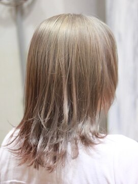 キミ(kimi) 【kimi自由が丘】ケアブリーチ × ホワイトミルクティー