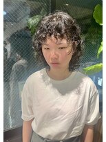 ビハインドザカーテン(BEHIND THE CURTAIN)&nbsp;黒髪ミディカール×ウルフパーマ×無造作パーマ×ウルフカット