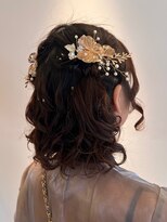 レナークアリア(LENAHC ARIA) お呼ばれヘアアレンジハーフアップツイン