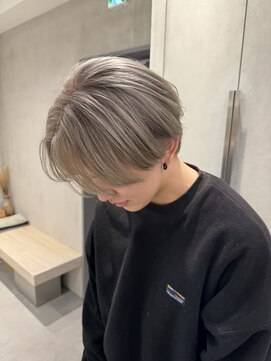 ヘアスペース リズム グリーン(Hair space Rizm green) ホワイトベージュ