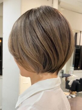 ソワネ 表参道(soigne) ショートボブくびれショートヘア顔周りレイヤー白髪ぼかし30代