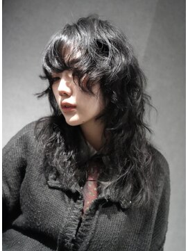 リラス 博多(rilas) レイヤーウルフ　ウルフカット　ロングウルフ　ウルフパーマ