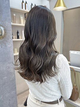 ミルヘアデザイン(mil hair design) 韓国風　前髪カット　艶髪　くびれ巻き　サイドバング