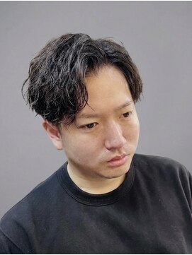 ウエストサイドカットクラブ(West Side Cut Club) センターパート波巻きパーマ