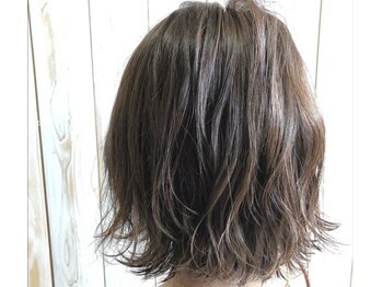 ヘアデザイン ハル(hair design HaLu)の写真/徹底的に向き合う★経験豊富なスタイリストがしっかりカウンセリング、お客様の似合うを提案致します。