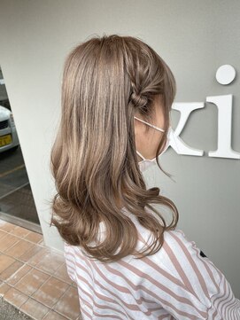 ユーアンドアイ(U&i) ハイトーンベージュ