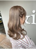 ハイトーンベージュ