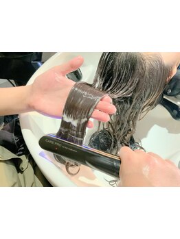 話題の髪質再生バイカルテ取扱♪それぞれの髪に合わせた最新技術で髪質改善！人気のtokioや水素ケアも☆