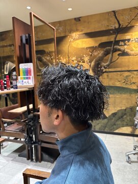 インアンドヤング(in&yang) ツイストスパイラル/梅田/センターパート