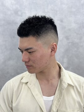 クロムトウキョウ ザ バーバー ネオン 新宿店(CHROM TOKYO the Barber ne/on) スキンフェード