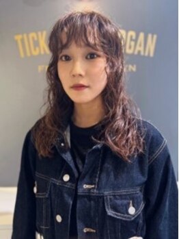 チックタック モーガン モデル(TICK-TOCK MORGAN Model)の写真/こなれ感を演出したパーマは冬にぴったり。ふわふわと揺れ動くパーマで大人っぽい可愛さ。