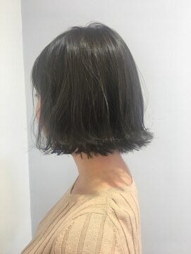エムサロン 前橋川原(emusalon) 外ハネ切りっぱなしボブ