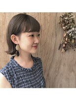 ツイギー 伊賀上ビル店(TWiGGY)&nbsp;ハイトーンで個性的なミニボブ。大人カジュアル。