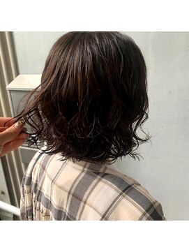 オリ(oli) 肩上ボブ × くるくるパーマ