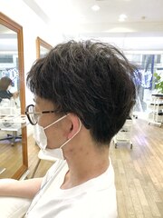 ショート　マッシュ　ショートボブ　HEADS 市川　学割　イルミナ