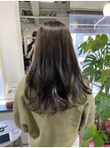 オリーブベージュ