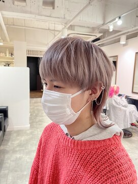 イリ 梅田(ili) 【kento限定カラー】ホワイトベージュ　ウルフカット