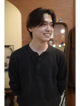 エディ(Edy) メンズセンターパートニュアンスパーマブラウンカラー韓国ヘア