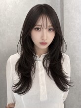 自宅での再現性にこだわる。難しいテクニックは不要!毛先をワンカールするだけでサロン級の仕上がりに。