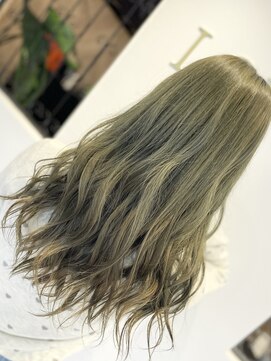 ラビス 浦和(Lovis) デザインカラー/レイヤーカット/ウェットヘア/夏のヘアアレンジ