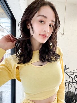 ノラ ウメダ(NORA UMEDA) レイヤーロングワンカール姫カットシアーカラーセミディ