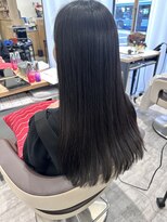 ウイ バイ ファースト 北四番丁店(u'i by first)&nbsp;サラサラロング/ブルーブラックカラー