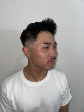 メリケンバーバーショップ フクオカ(MERICAN BARBERSHOP FUK) メンズカットスキンフェードニュアンスネオフェザーアップ