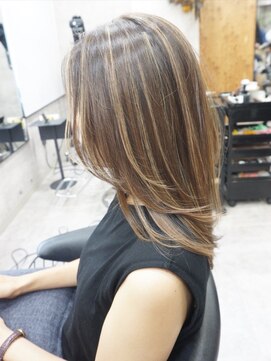 ヘアテリア リュウ 大塚(hair teria ryu) ブリーチフルハイライト/ミルクティブラウン/ミディアムレイヤー