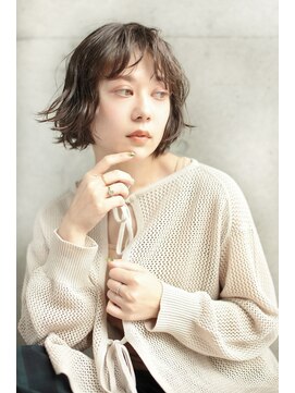 ファム(FAM) 前上がりボブ　オン眉バング　プードルパーマ　代官山　中目黒