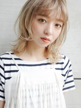 レジュアル(RESSUAL) グレージュ　大人かわいい　フェザーバング　マッシュショート