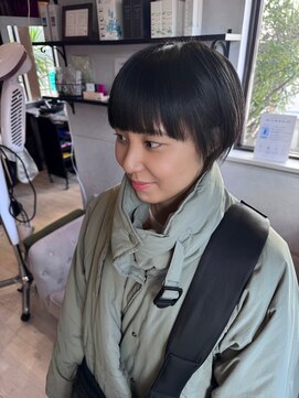 アンビ(ambi) ワイドバングショート