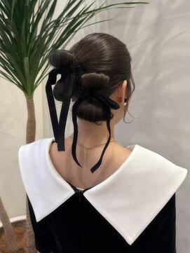 カルマンド(Calmando) タイトシニヨンツインアレンジ