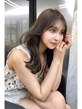 ランズ(LANDS) アッシュオリーブ顔周りレイヤーカット 【韓国ヘア 大阪 梅田】