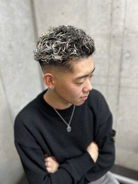 ガナンシア 横浜本店(ganancia) スキンフェード極道パーマメッシュ