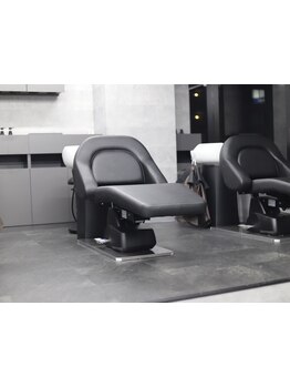 《全席半個室》カウンセリングから仕上げまで、すべて一人のスタイリストが担当。