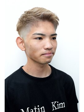 カーウォッシュバーバー(CARWASH BARBER) メンズカットアップバングハイトーンフェードアップバング0903