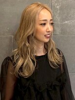 ディスコネクト(DISCO-N-NECT)&nbsp;ハイトーン 抜きっぱなしブロンドカラー ブリーチカラー 20代