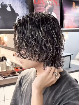 アイトーキョーリタ 渋谷(AI TOKYO Rita) 渋谷色気サーフカールハイライト波巻きツイストスパイラルパーマ