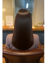 スローネ(THRONE)&nbsp;髪質改善酸性ストレートで艶髪／20代30代40代／新宿
