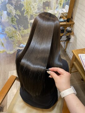 エンヴィー(ENVY) 美髪ストレート×透明感オリーブ