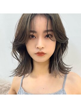 アフロートリノ(AFLOAT Leino) 小顔ヘルシーレイヤースタイル透明感カラー【修】20代30代40代