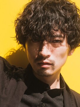 オルト(Altn) 大人の黒髪ミディアムロング波巻きパーマツイストスパイラルヘア