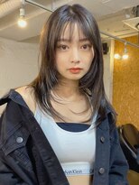 ハニー 町田(HONEY)&nbsp;レイヤーカット　シースルーバング　　オリーブベージュ