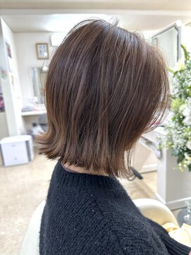 アトリエリーベル 外はねボブ