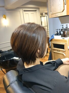 サロンドエー(SALON DE A) 40代～の素敵ショートヘア1。【港南台駅/本郷台駅/洋光台駅】